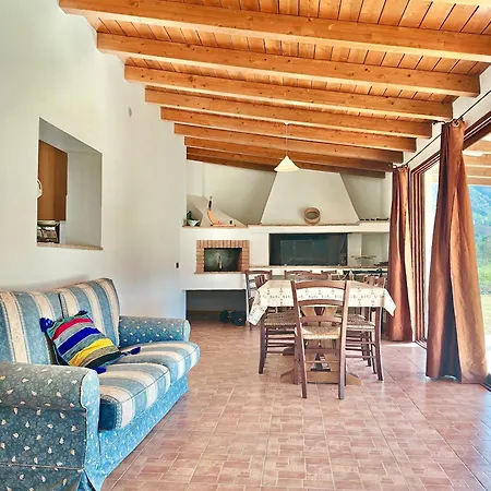 Is Carcuris Jennas Villa Cardedu